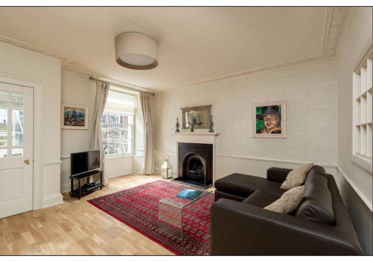 Joivy Boutique Apt With Patio In New Town Edinburgh Bagian luar foto