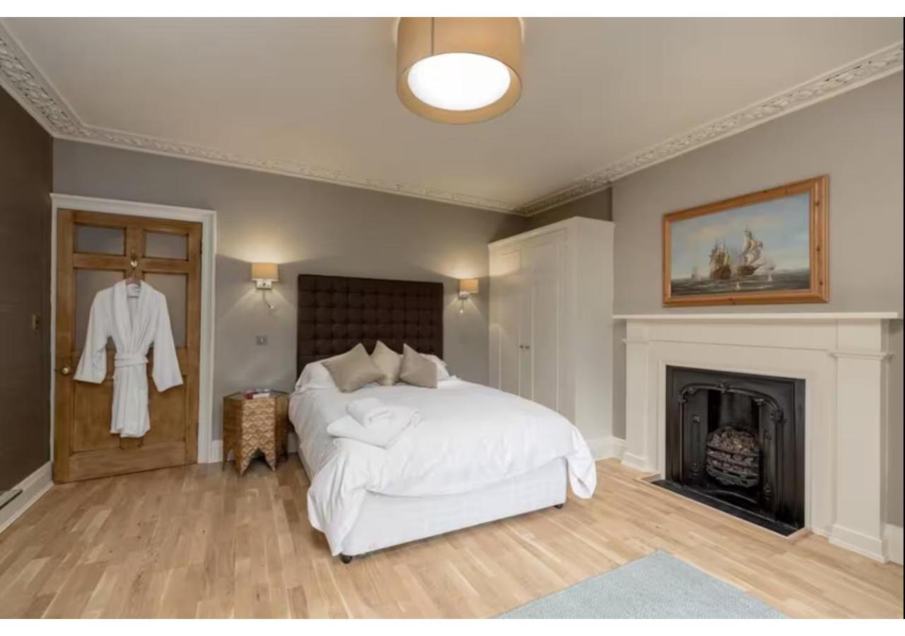 Joivy Boutique Apt With Patio In New Town Edinburgh Bagian luar foto