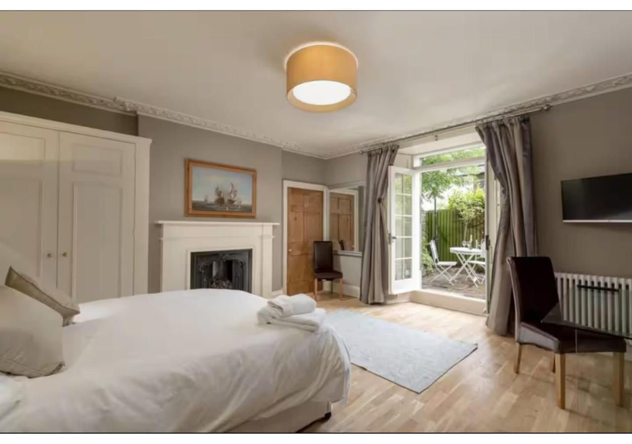 Joivy Boutique Apt With Patio In New Town Edinburgh Bagian luar foto