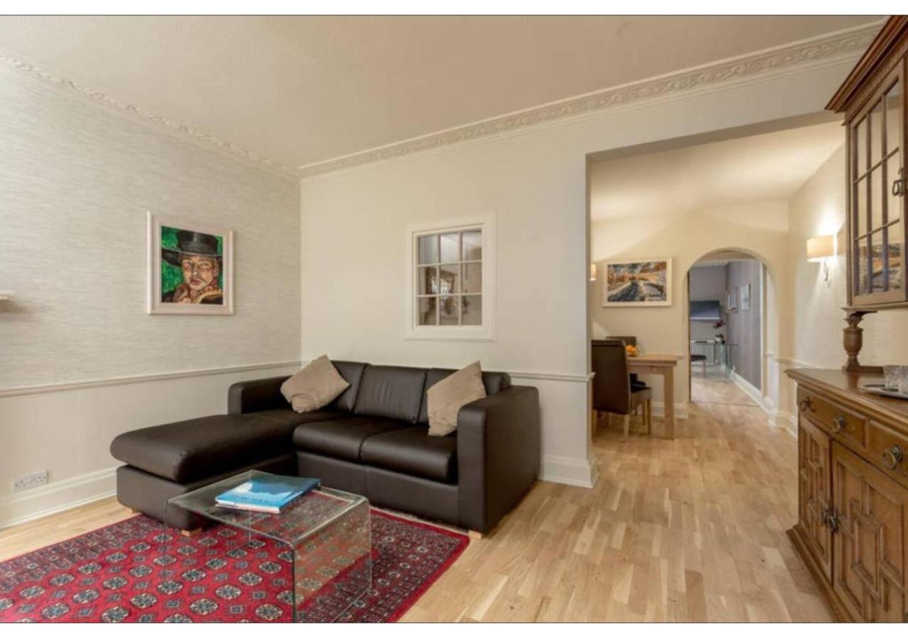 Joivy Boutique Apt With Patio In New Town Edinburgh Bagian luar foto