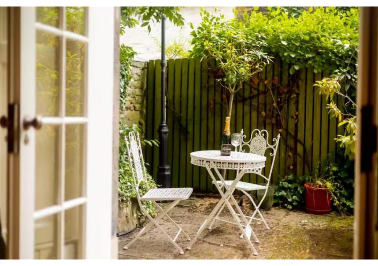 Joivy Boutique Apt With Patio In New Town Edinburgh Bagian luar foto