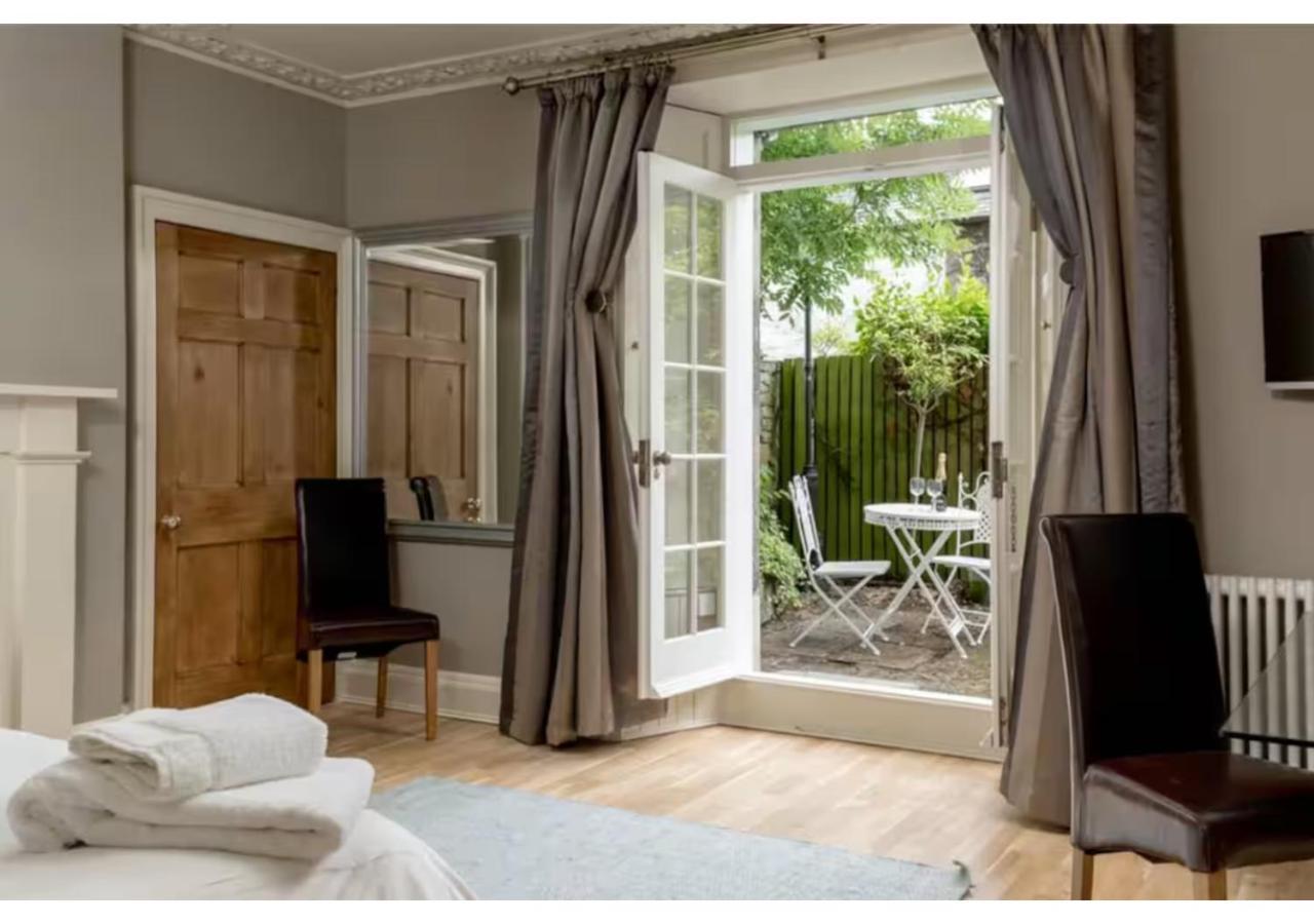 Joivy Boutique Apt With Patio In New Town Edinburgh Bagian luar foto